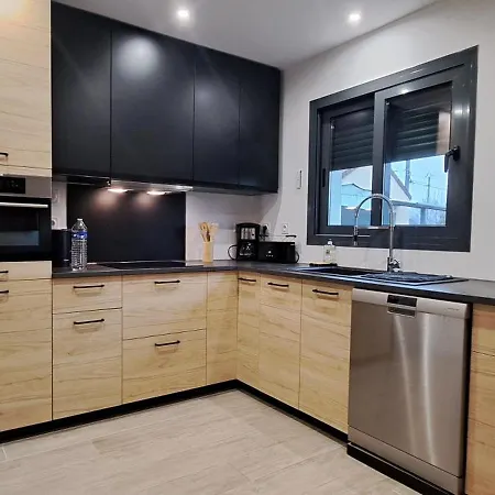 Pacific Green-80m2-clime-2 Big Suites-parking Prive 2 Cars-jardin-confort